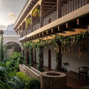 https://hotel-los-pasos.guatemalaantiguahotels.com